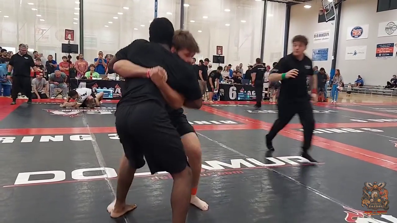Play RJ Mitchell jujitsu highlight